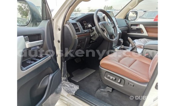 Buy Import Toyota Land Cruiser White Car in Import - Dubai in Central Kenya Buy Import Toyota Land Cruiser White Car in Import - Dubai in Central Kenya
