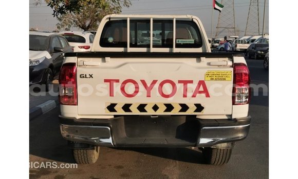 Buy Import Toyota Hilux White Car in Import - Dubai in Central Kenya Buy Import Toyota Hilux White Car in Import - Dubai in Central Kenya