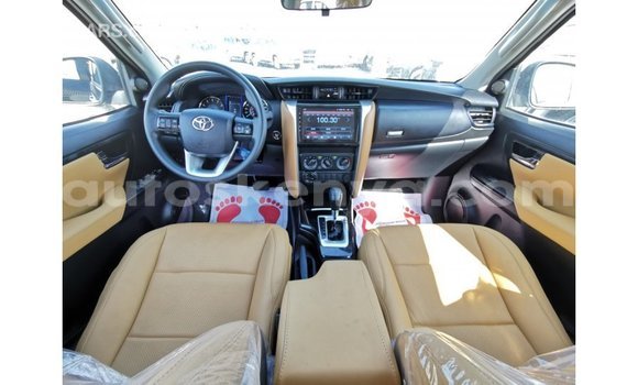Buy Import Toyota Fortuner Black Car in Import - Dubai in Central Kenya Buy Import Toyota Fortuner Black Car in Import - Dubai in Central Kenya