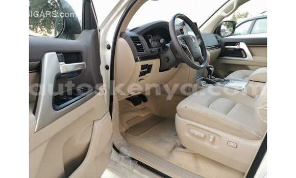 Buy Import Toyota Land Cruiser White Car in Import - Dubai in Central Kenya Buy Import Toyota Land Cruiser White Car in Import - Dubai in Central Kenya