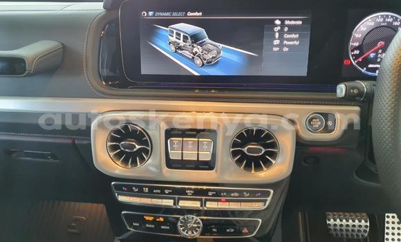 Oofamaa Mercedes‒Benz G-klasse AMG White Makiinaa iti Mombasa keessatti Coastal Kenya keessatti Oofamaa Mercedes‒Benz G-klasse AMG White Makiinaa iti Mombasa keessatti Coastal Kenya keessatti