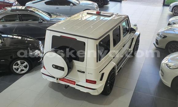 Oofamaa Mercedes‒Benz G-klasse AMG White Makiinaa iti Mombasa keessatti Coastal Kenya keessatti Oofamaa Mercedes‒Benz G-klasse AMG White Makiinaa iti Mombasa keessatti Coastal Kenya keessatti