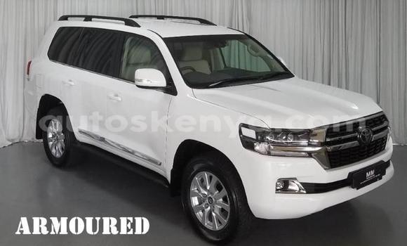 Nunua Ilio tumika Toyota Land Cruiser Nyeupe Gari ndani ya Mombasa nchini Kenya ya Pwani Nunua Ilio tumika Toyota Land Cruiser Nyeupe Gari ndani ya Mombasa nchini Kenya ya Pwani