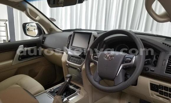 Nunua Ilio tumika Toyota Land Cruiser Nyeupe Gari ndani ya Mombasa nchini Kenya ya Pwani Nunua Ilio tumika Toyota Land Cruiser Nyeupe Gari ndani ya Mombasa nchini Kenya ya Pwani