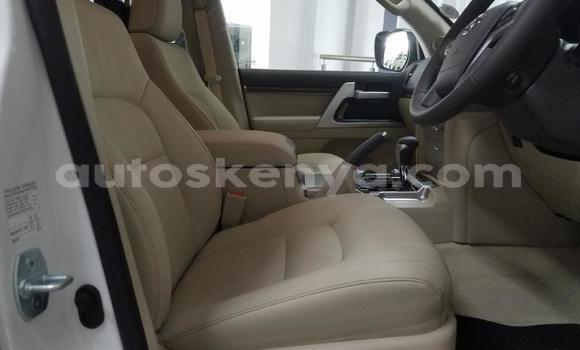Nunua Ilio tumika Toyota Land Cruiser Nyeupe Gari ndani ya Mombasa nchini Kenya ya Pwani Nunua Ilio tumika Toyota Land Cruiser Nyeupe Gari ndani ya Mombasa nchini Kenya ya Pwani
