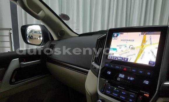 Nunua Ilio tumika Toyota Land Cruiser Nyeupe Gari ndani ya Mombasa nchini Kenya ya Pwani Nunua Ilio tumika Toyota Land Cruiser Nyeupe Gari ndani ya Mombasa nchini Kenya ya Pwani