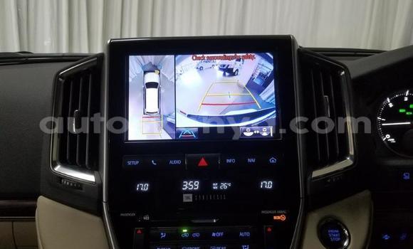 Nunua Ilio tumika Toyota Land Cruiser Nyeupe Gari ndani ya Mombasa nchini Kenya ya Pwani Nunua Ilio tumika Toyota Land Cruiser Nyeupe Gari ndani ya Mombasa nchini Kenya ya Pwani
