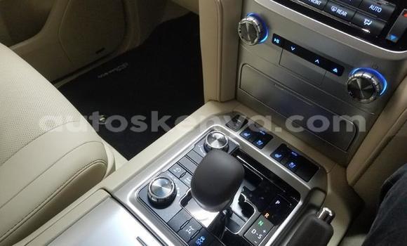 Nunua Ilio tumika Toyota Land Cruiser Nyeupe Gari ndani ya Mombasa nchini Kenya ya Pwani Nunua Ilio tumika Toyota Land Cruiser Nyeupe Gari ndani ya Mombasa nchini Kenya ya Pwani