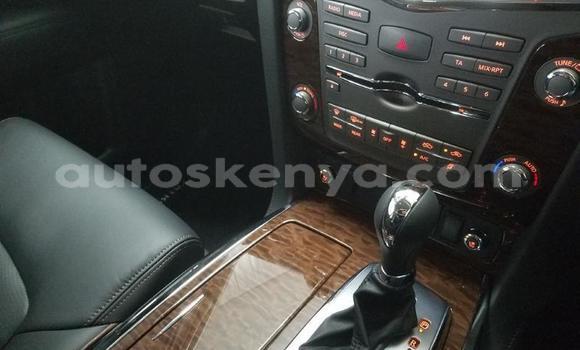 Oofamaa Nissan Patrol White Makiinaa iti Bissil keessatti Nairobi keessatti Oofamaa Nissan Patrol White Makiinaa iti Bissil keessatti Nairobi keessatti