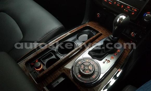 Oofamaa Nissan Patrol White Makiinaa iti Bissil keessatti Nairobi keessatti Oofamaa Nissan Patrol White Makiinaa iti Bissil keessatti Nairobi keessatti