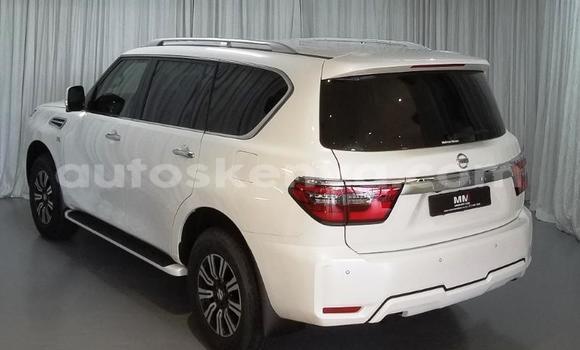 Oofamaa Nissan Patrol White Makiinaa iti Bissil keessatti Nairobi keessatti Oofamaa Nissan Patrol White Makiinaa iti Bissil keessatti Nairobi keessatti