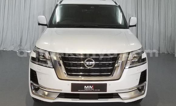 Oofamaa Nissan Patrol White Makiinaa iti Bissil keessatti Nairobi keessatti Oofamaa Nissan Patrol White Makiinaa iti Bissil keessatti Nairobi keessatti