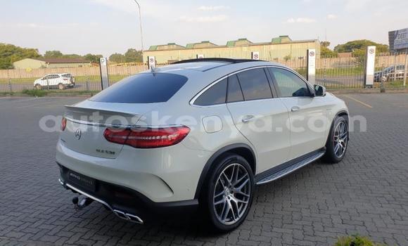 Nunua Ilio tumika Mercedes‒Benz GL-klasse AMG Nyeupe Gari ndani ya Nairobi nchini Nairobi Nunua Ilio tumika Mercedes‒Benz GL-klasse AMG Nyeupe Gari ndani ya Nairobi nchini Nairobi