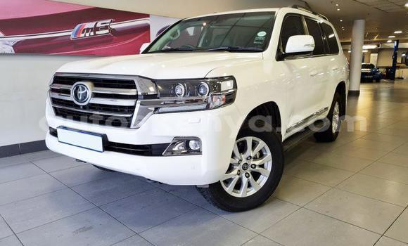 Nunua Ilio tumika Toyota Land Cruiser Nyeupe Gari ndani ya Mombasa nchini Kenya ya Pwani
