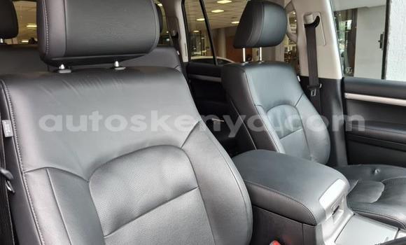 Nunua Ilio tumika Toyota Land Cruiser Nyeupe Gari ndani ya Mombasa nchini Kenya ya Pwani Nunua Ilio tumika Toyota Land Cruiser Nyeupe Gari ndani ya Mombasa nchini Kenya ya Pwani