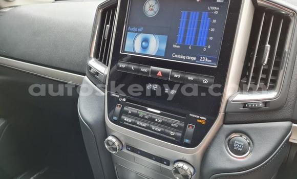 Nunua Ilio tumika Toyota Land Cruiser Nyeupe Gari ndani ya Mombasa nchini Kenya ya Pwani Nunua Ilio tumika Toyota Land Cruiser Nyeupe Gari ndani ya Mombasa nchini Kenya ya Pwani