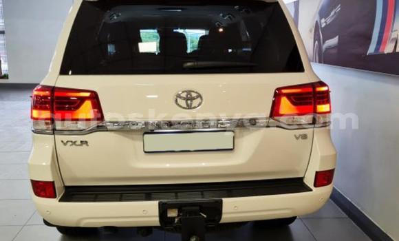 Nunua Ilio tumika Toyota Land Cruiser Nyeupe Gari ndani ya Mombasa nchini Kenya ya Pwani Nunua Ilio tumika Toyota Land Cruiser Nyeupe Gari ndani ya Mombasa nchini Kenya ya Pwani