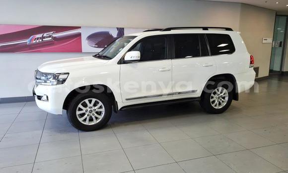 Nunua Ilio tumika Toyota Land Cruiser Nyeupe Gari ndani ya Mombasa nchini Kenya ya Pwani Nunua Ilio tumika Toyota Land Cruiser Nyeupe Gari ndani ya Mombasa nchini Kenya ya Pwani