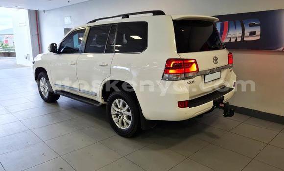 Nunua Ilio tumika Toyota Land Cruiser Nyeupe Gari ndani ya Mombasa nchini Kenya ya Pwani Nunua Ilio tumika Toyota Land Cruiser Nyeupe Gari ndani ya Mombasa nchini Kenya ya Pwani