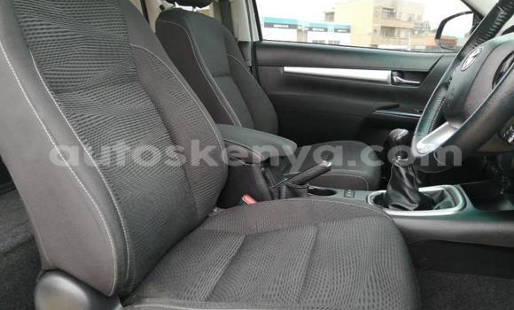 Nunua Ilio tumika Toyota Hilux Fedha Gari ndani ya Nairobi nchini Nairobi Nunua Ilio tumika Toyota Hilux Fedha Gari ndani ya Nairobi nchini Nairobi