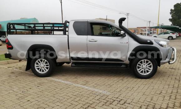 Nunua Ilio tumika Toyota Hilux Fedha Gari ndani ya Nairobi nchini Nairobi Nunua Ilio tumika Toyota Hilux Fedha Gari ndani ya Nairobi nchini Nairobi