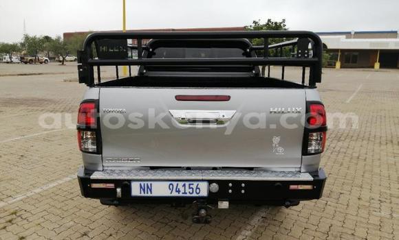 Nunua Ilio tumika Toyota Hilux Fedha Gari ndani ya Nairobi nchini Nairobi Nunua Ilio tumika Toyota Hilux Fedha Gari ndani ya Nairobi nchini Nairobi