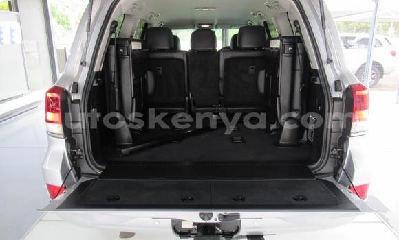 Nunua Ilio tumika Toyota Land Cruiser Fedha Gari ndani ya Mombasa nchini Kenya ya Pwani Nunua Ilio tumika Toyota Land Cruiser Fedha Gari ndani ya Mombasa nchini Kenya ya Pwani