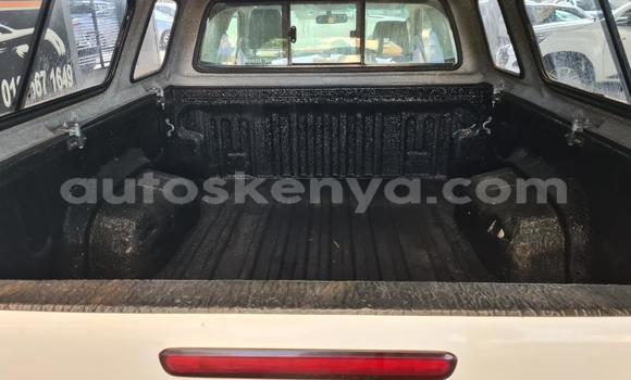 Nunua Ilio tumika Toyota Hilux Nyeupe Gari ndani ya Changamwe nchini Pwani Nunua Ilio tumika Toyota Hilux Nyeupe Gari ndani ya Changamwe nchini Pwani