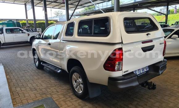 Nunua Ilio tumika Toyota Hilux Nyeupe Gari ndani ya Changamwe nchini Pwani Nunua Ilio tumika Toyota Hilux Nyeupe Gari ndani ya Changamwe nchini Pwani