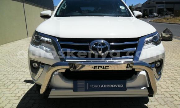 Nunua Ilio tumika Toyota Fortuner Nyeupe Gari ndani ya Mombasa nchini Kenya ya Pwani Nunua Ilio tumika Toyota Fortuner Nyeupe Gari ndani ya Mombasa nchini Kenya ya Pwani