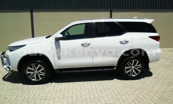 Nunua Ilio tumika Toyota Fortuner Nyeupe Gari ndani ya Mombasa nchini Kenya ya Pwani Nunua Ilio tumika Toyota Fortuner Nyeupe Gari ndani ya Mombasa nchini Kenya ya Pwani