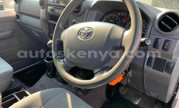 Nunua Ilio tumika Toyota Land Cruiser Nyeupe Gari ndani ya Kikuyu nchini Nairobi Nunua Ilio tumika Toyota Land Cruiser Nyeupe Gari ndani ya Kikuyu nchini Nairobi