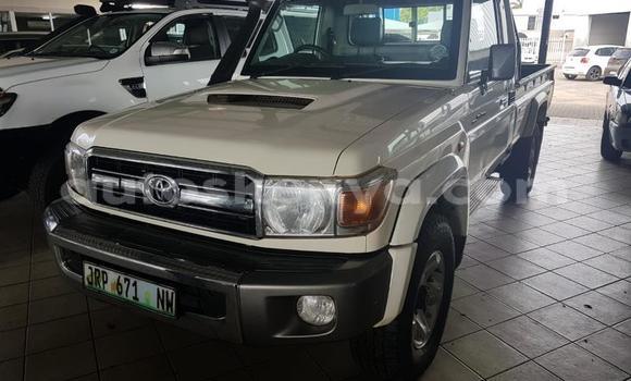 Nunua Ilio tumika Toyota Land Cruiser Nyeupe Gari ndani ya Kikuyu nchini Nairobi Nunua Ilio tumika Toyota Land Cruiser Nyeupe Gari ndani ya Kikuyu nchini Nairobi
