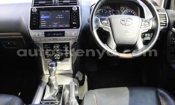 Nunua Ilio tumika Toyota Land Cruiser Prado Fedha Gari ndani ya Eldoret nchini Bonde la Ufafanuzi Nunua Ilio tumika Toyota Land Cruiser Prado Fedha Gari ndani ya Eldoret nchini Bonde la Ufafanuzi