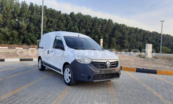 Nunua Imported Renault 19 Nyeupe Gari ndani ya Import - Dubai nchini Kati Kenya