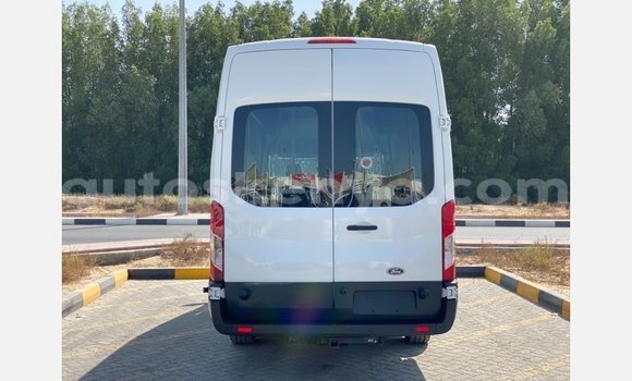 Buy Import Ford Club Wagon White Car in Import - Dubai in Central Kenya Buy Import Ford Club Wagon White Car in Import - Dubai in Central Kenya