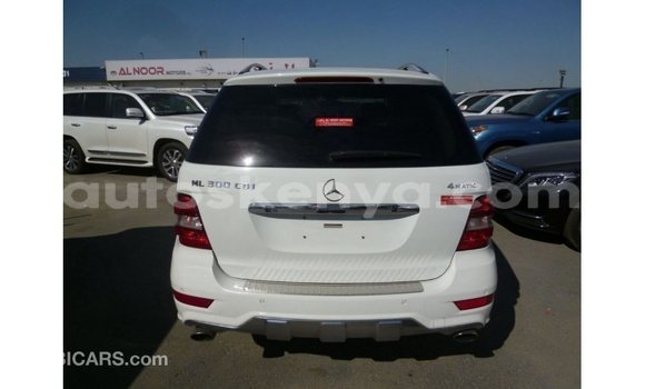 Nunua Imported Mercedes‒Benz 1117 Nyeupe Lori ndani ya Import - Dubai nchini Kati Kenya Nunua Imported Mercedes‒Benz 1117 Nyeupe Lori ndani ya Import - Dubai nchini Kati Kenya