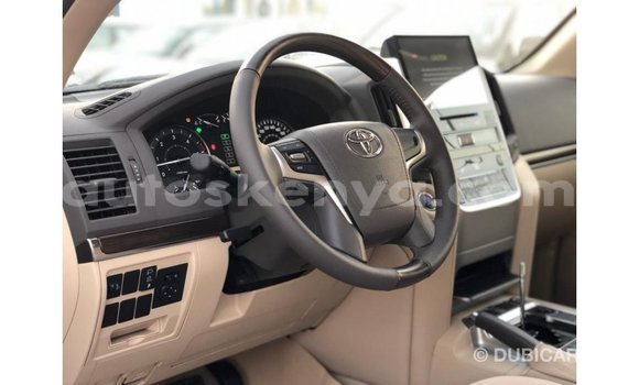 Nunua Imported Toyota Land Cruiser Nyeupe Gari ndani ya Import - Dubai nchini Kati Kenya Nunua Imported Toyota Land Cruiser Nyeupe Gari ndani ya Import - Dubai nchini Kati Kenya