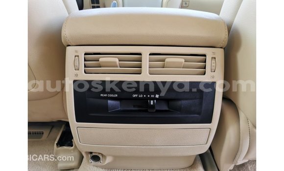 Buy Import Toyota Land Cruiser White Car in Import - Dubai in Central Kenya Buy Import Toyota Land Cruiser White Car in Import - Dubai in Central Kenya