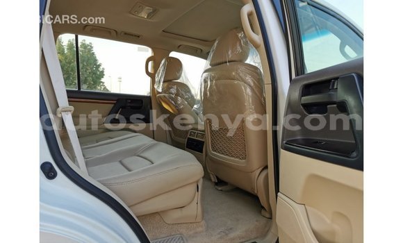 Buy Import Toyota Land Cruiser White Car in Import - Dubai in Central Kenya Buy Import Toyota Land Cruiser White Car in Import - Dubai in Central Kenya