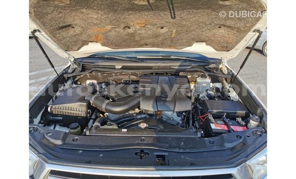 Buy Import Toyota Land Cruiser White Car in Import - Dubai in Central Kenya Buy Import Toyota Land Cruiser White Car in Import - Dubai in Central Kenya