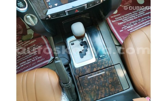 Buy Import Toyota Land Cruiser White Car in Import - Dubai in Central Kenya Buy Import Toyota Land Cruiser White Car in Import - Dubai in Central Kenya