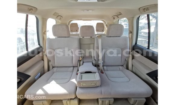 Buy Import Toyota Land Cruiser White Car in Import - Dubai in Central Kenya Buy Import Toyota Land Cruiser White Car in Import - Dubai in Central Kenya
