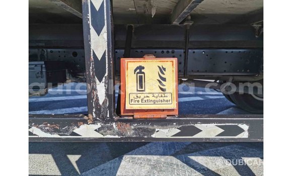 Imported Mitsubishi Carisma White Makiinaa iti Import - Dubai keessatti Central Kenya keessatti Imported Mitsubishi Carisma White Makiinaa iti Import - Dubai keessatti Central Kenya keessatti