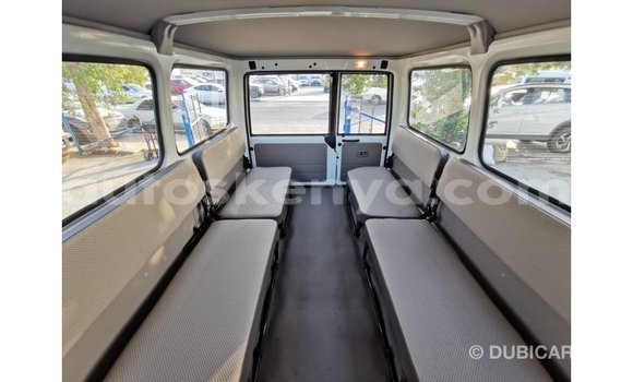 Buy Import Toyota Land Cruiser White Car in Import - Dubai in Central Kenya Buy Import Toyota Land Cruiser White Car in Import - Dubai in Central Kenya