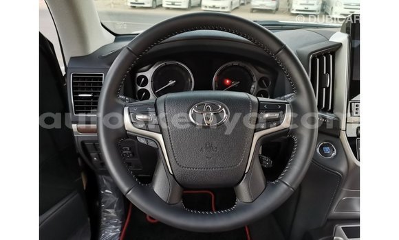 Nunua Imported Toyota Land Cruiser Nyeusi Gari ndani ya Import - Dubai nchini Kati Kenya Nunua Imported Toyota Land Cruiser Nyeusi Gari ndani ya Import - Dubai nchini Kati Kenya