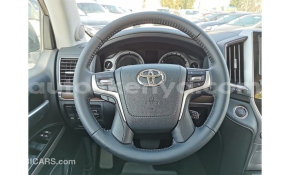 Buy Import Toyota Land Cruiser Black Car in Import - Dubai in Central Kenya Buy Import Toyota Land Cruiser Black Car in Import - Dubai in Central Kenya