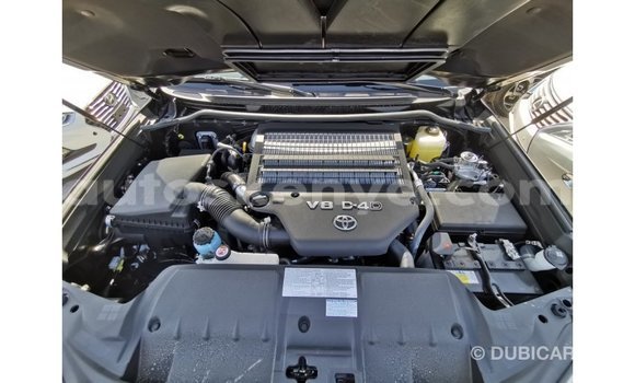 Buy Import Toyota Land Cruiser Black Car in Import - Dubai in Central Kenya Buy Import Toyota Land Cruiser Black Car in Import - Dubai in Central Kenya