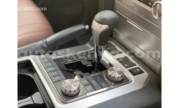 Buy Import Toyota Land Cruiser White Car in Import - Dubai in Central Kenya Buy Import Toyota Land Cruiser White Car in Import - Dubai in Central Kenya