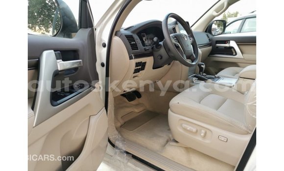 Nunua Imported Toyota Land Cruiser Nyeupe Gari ndani ya Import - Dubai nchini Kati Kenya Nunua Imported Toyota Land Cruiser Nyeupe Gari ndani ya Import - Dubai nchini Kati Kenya